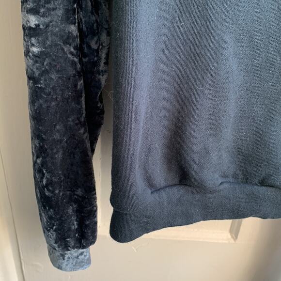 Code x Mode Crushed Velvet Tie Front Top - Picture 5 of 10